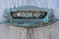 And a very cool mail slot.