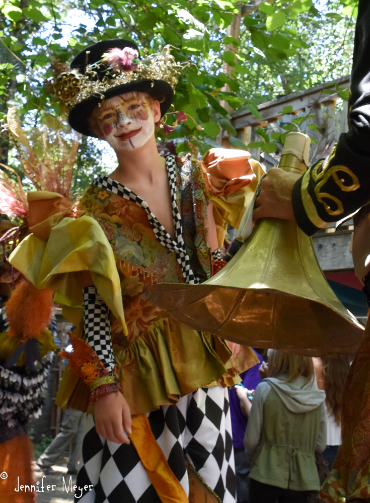 What a cute stilt boy.