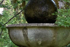 The fountain offered peaceful background sound.