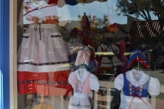 For those who want to dress the part.