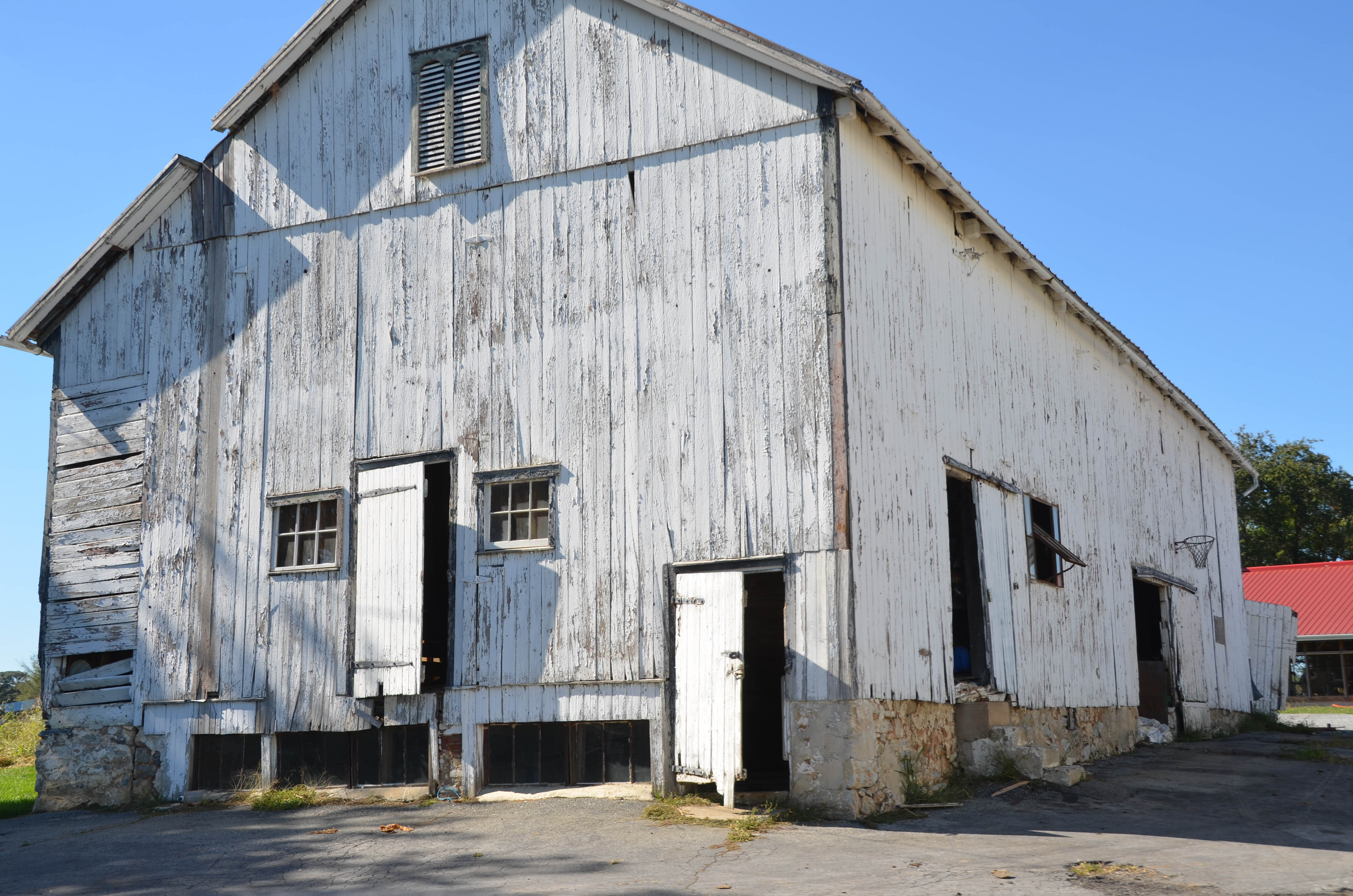 A barn in disrepair.