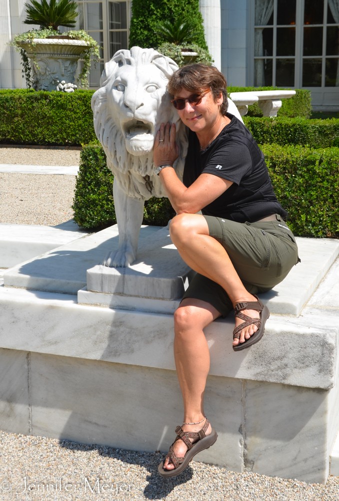 I love marble lions.