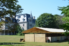 Behind the house, temporary stables were set up.