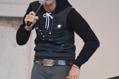 Elvira switched up the mood.