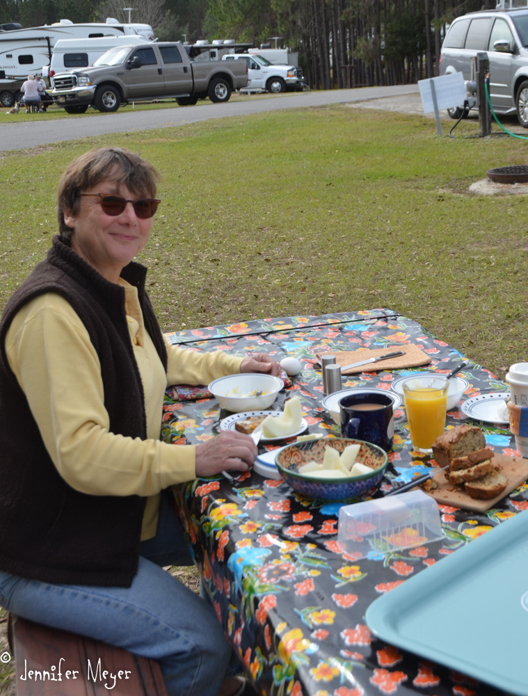 Breakfast al fresco.