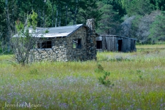 Old homestead on the rutted dirt road to the ranch.