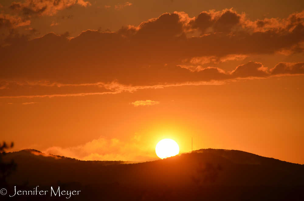 Nice sunset on our last night in the cabin.