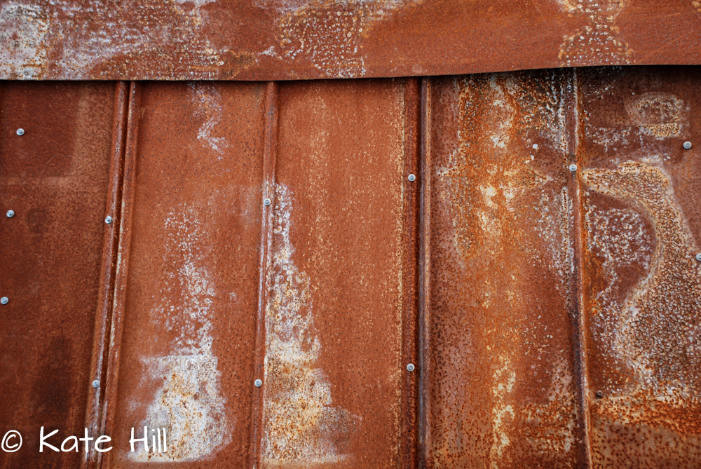 love the patina of rusty old tin