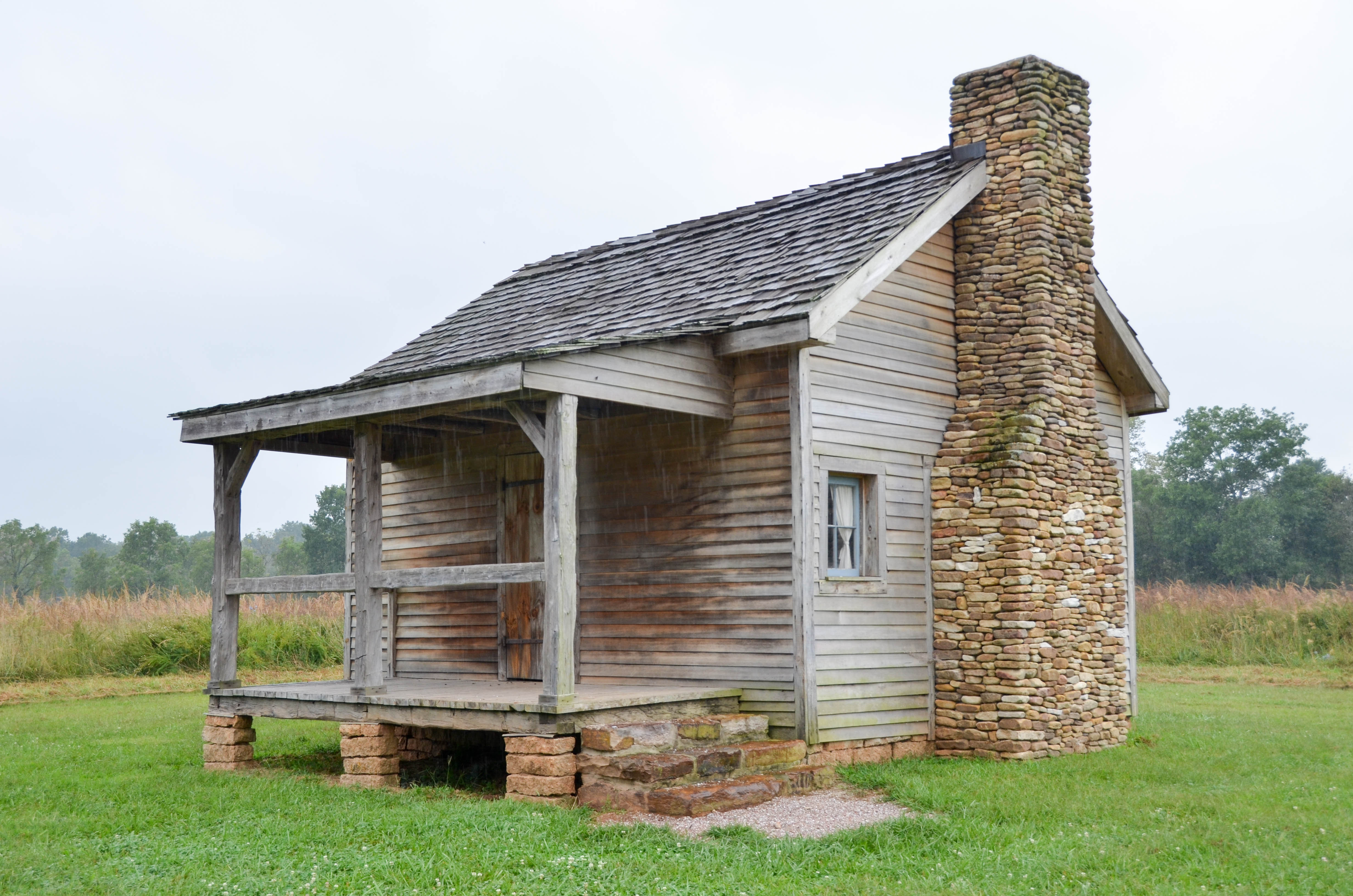 Generals Price and McClullough were having breakfast here when Union soldiers began their attack.