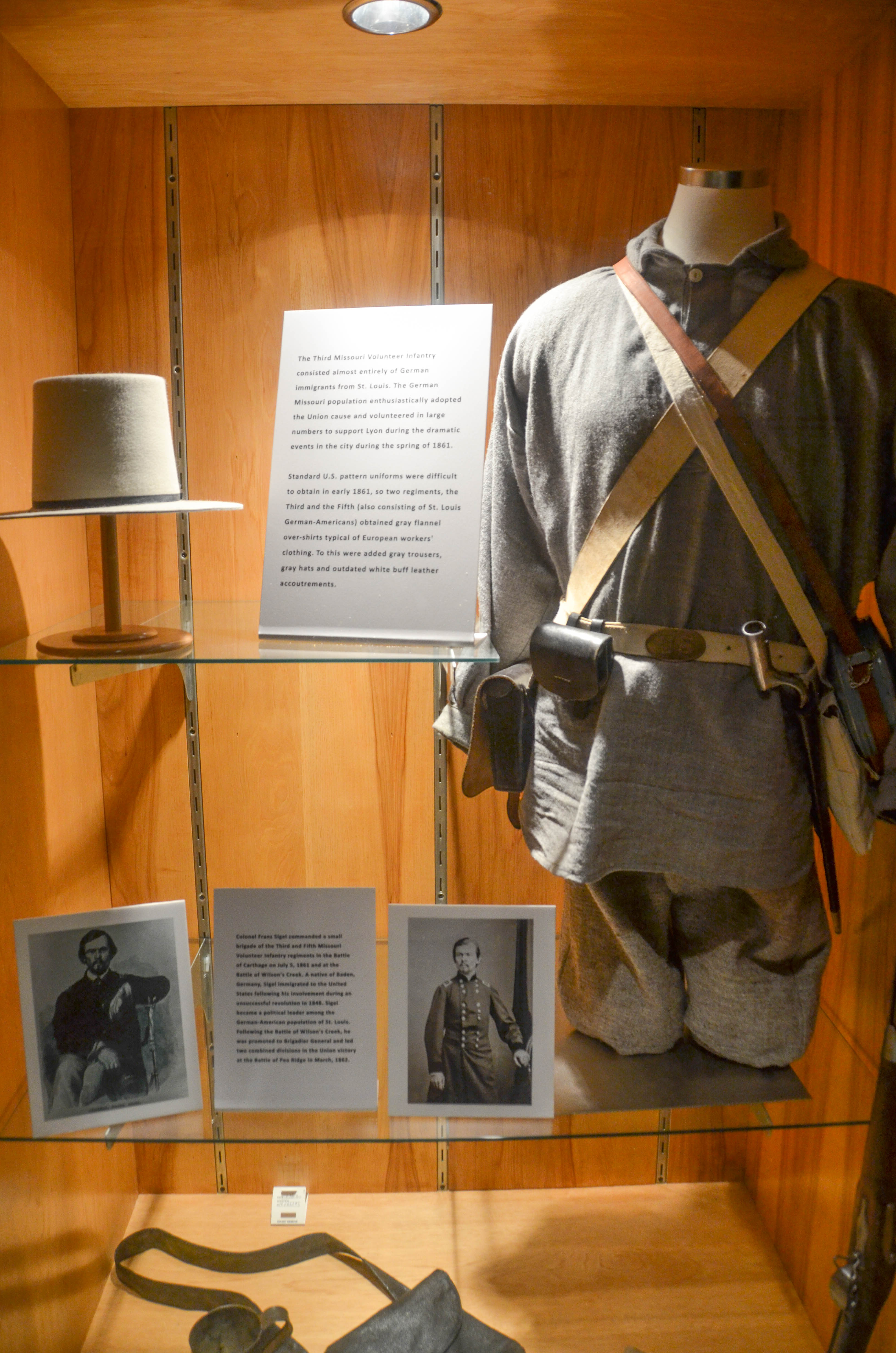 General Sturgis's volunteer army for the Union also wore gray.