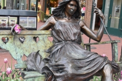 Lots of sculptures on the mall.