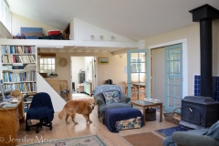 Ray's house is so beautiful. Light and airy and perfect for one.