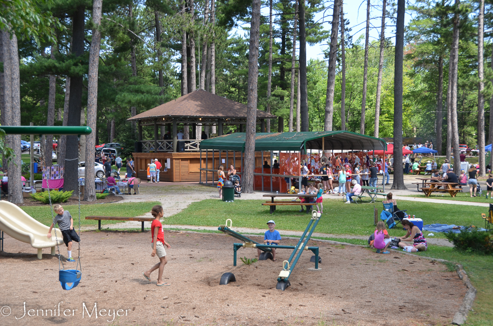 Live music, craft booths and concessions.