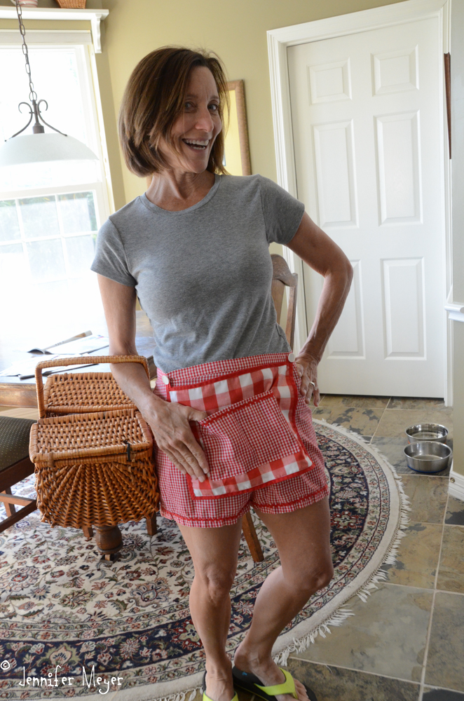 They come with a handy pocket apron.